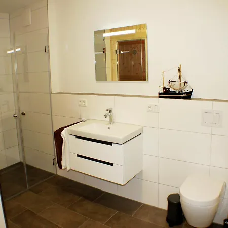 Apartment Ferienwohnung Kleine Auszeit Im Sielhuus In Fedderwardersiel *